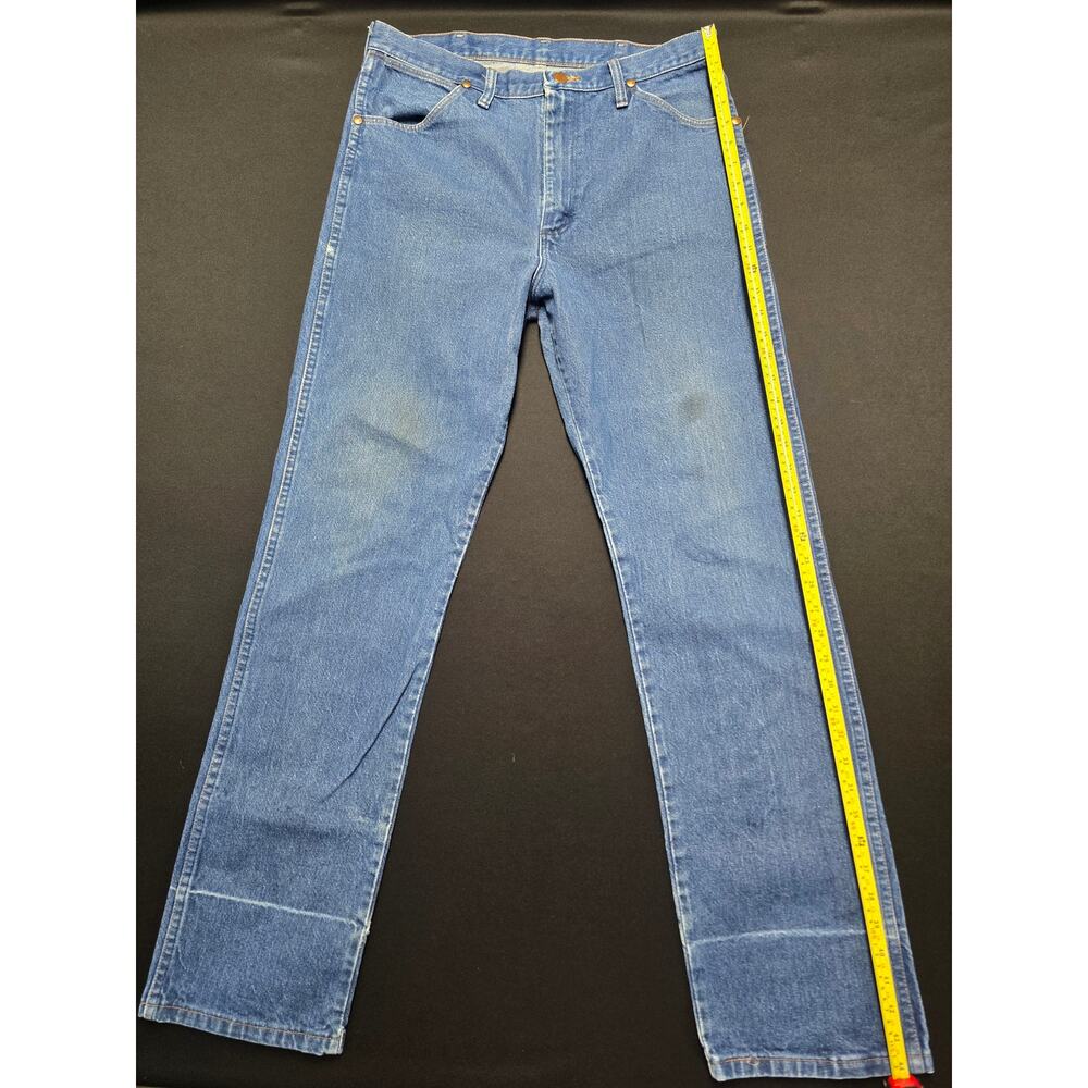 Wrangler Mens 35x34 Blue Denim Jeans Relaxed Fit Straight Leg 100% Cotton - Picture 10 of 14